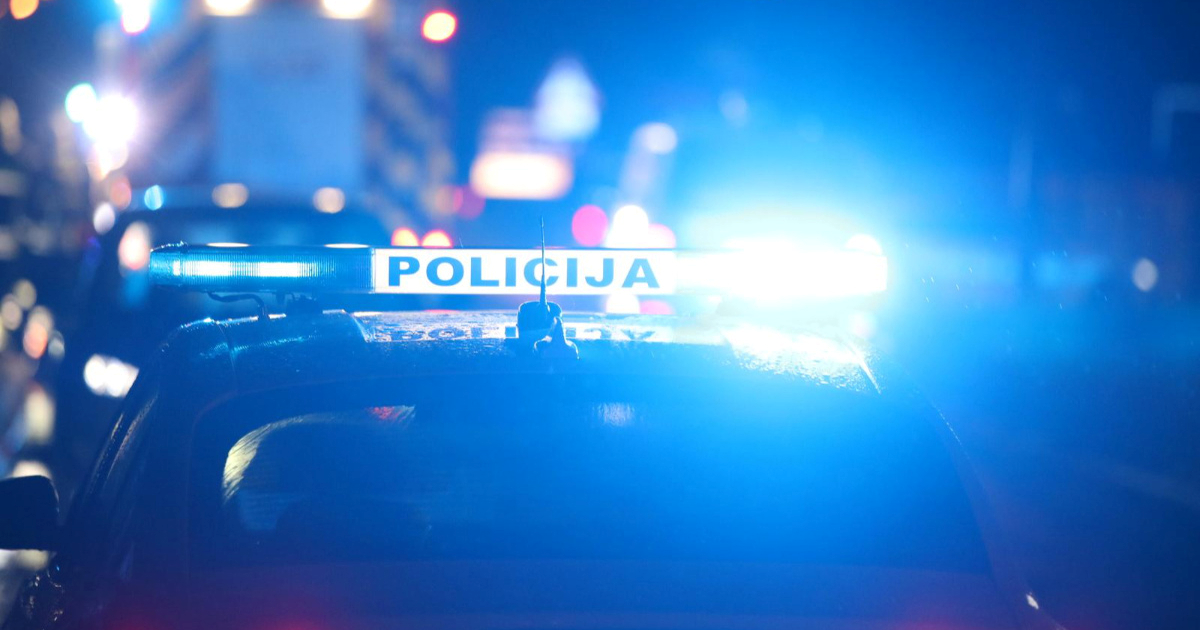 Pijani 70-godišnjak autom sletio s ceste u Karlovcu