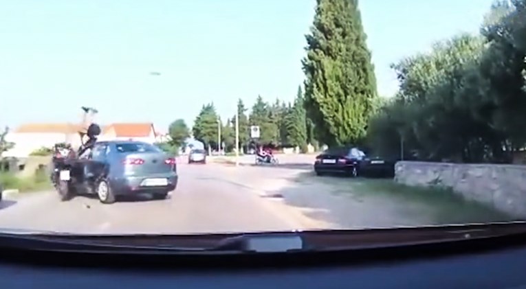 VIDEO Ova snimka iz Vodica možda će vas natjerati da budete oprezniji u prometu