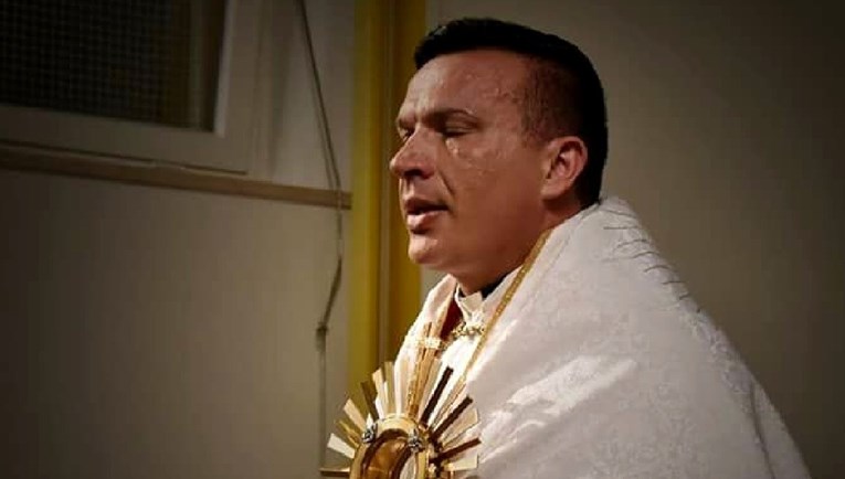 Splitski svećenik: Nemojte da zbog zadrtosti moram nekog sprovoditi na Lovrincu