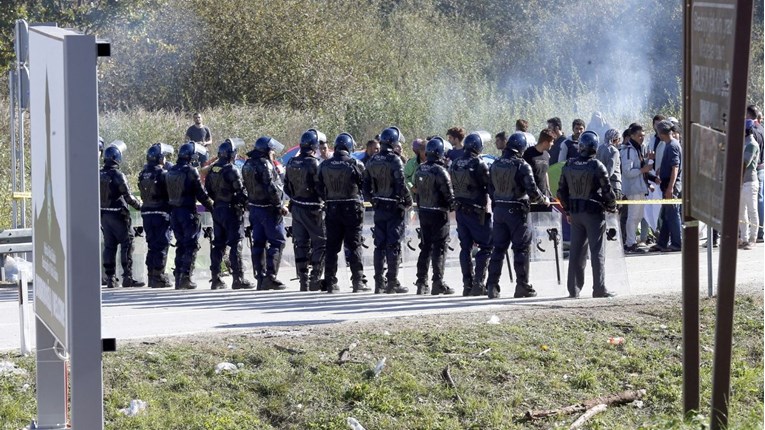 Novi problemi u BiH, nema novca za policajce koji nadziru granicu