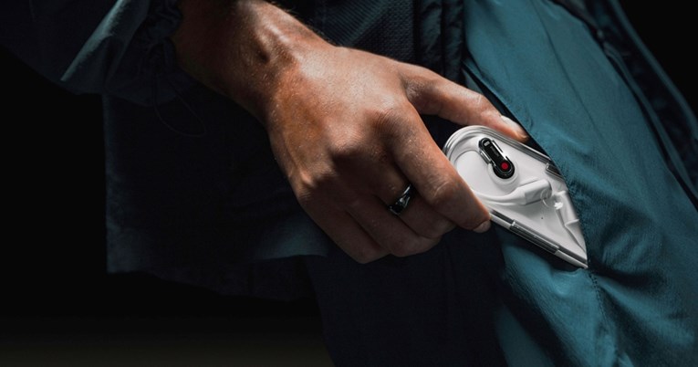 "O bože, ovo izgleda grozno": Nothing Headphone (1) podijelile internet