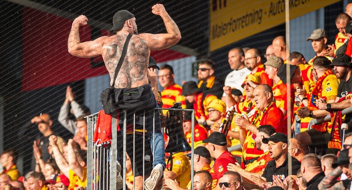 VIDEO Hajduk je ispao u Tirani. Sad su se tamo tukli Poljaci na tribinama