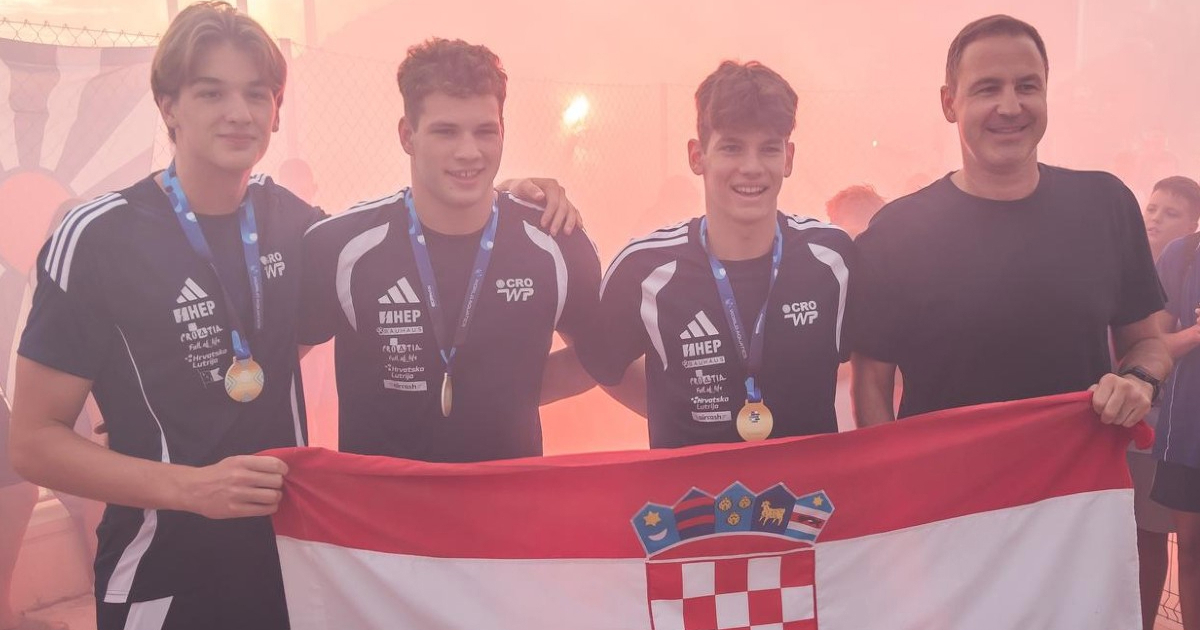 Svjetski prvaci stigli u Split. Pogledajte doček zlatnih vaterpolista