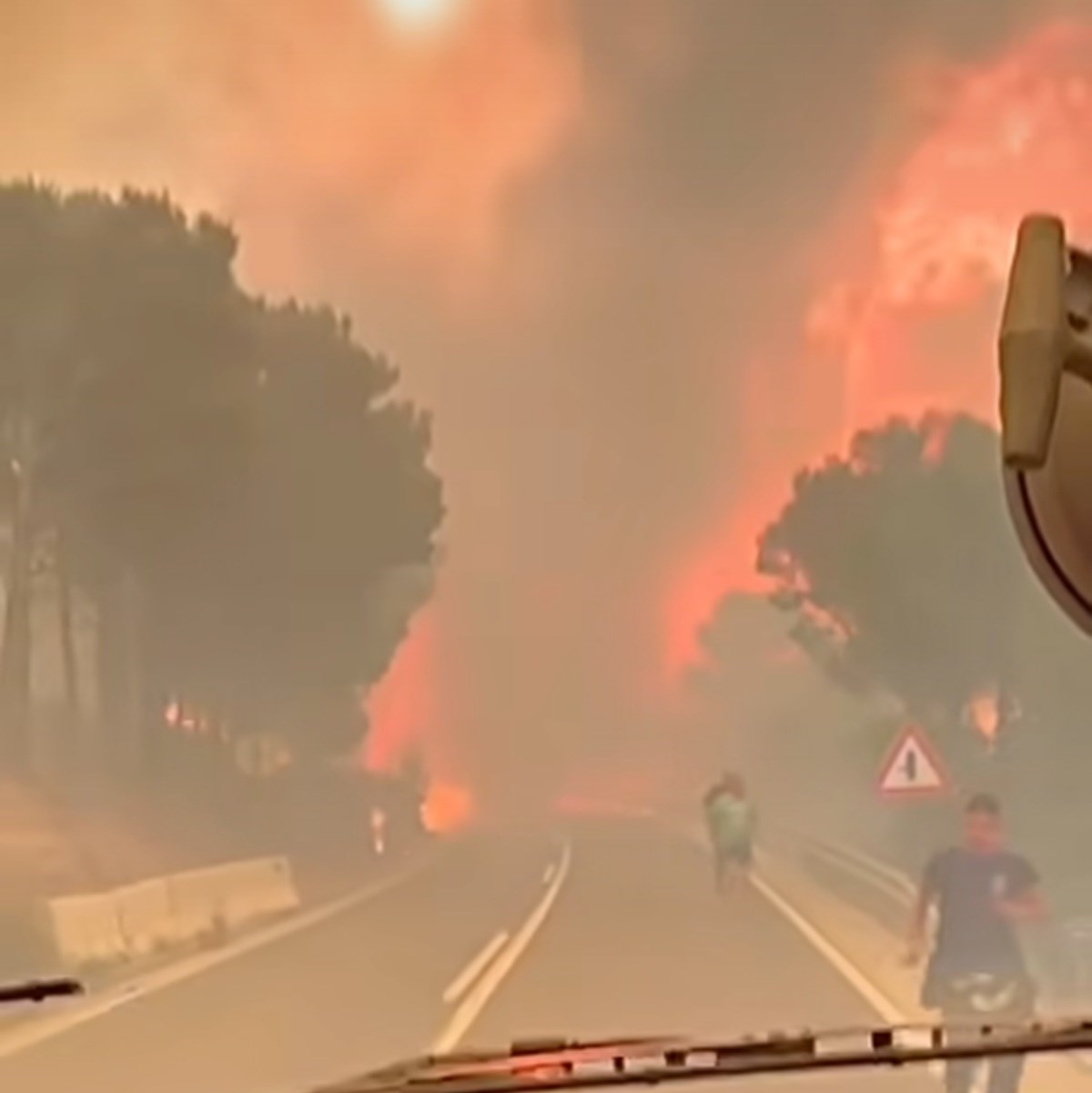 VIDEO Vatrogasci objavili dramatičnu snimku iz epicentra požara