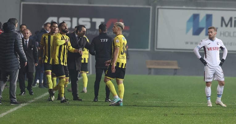 VIDEO Trabzonov protivnik otišao s terena 15 minuta prije kraja: "Bilo bi dosta"