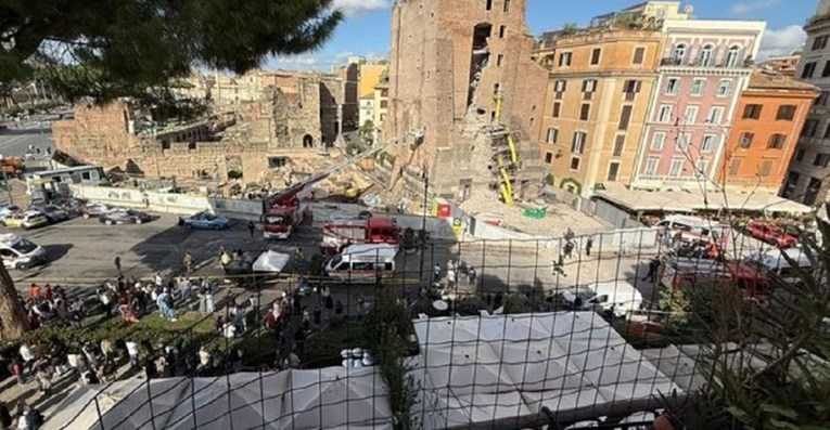 Urušio se srednjovjekovni toranj u Rimu kod Koloseuma