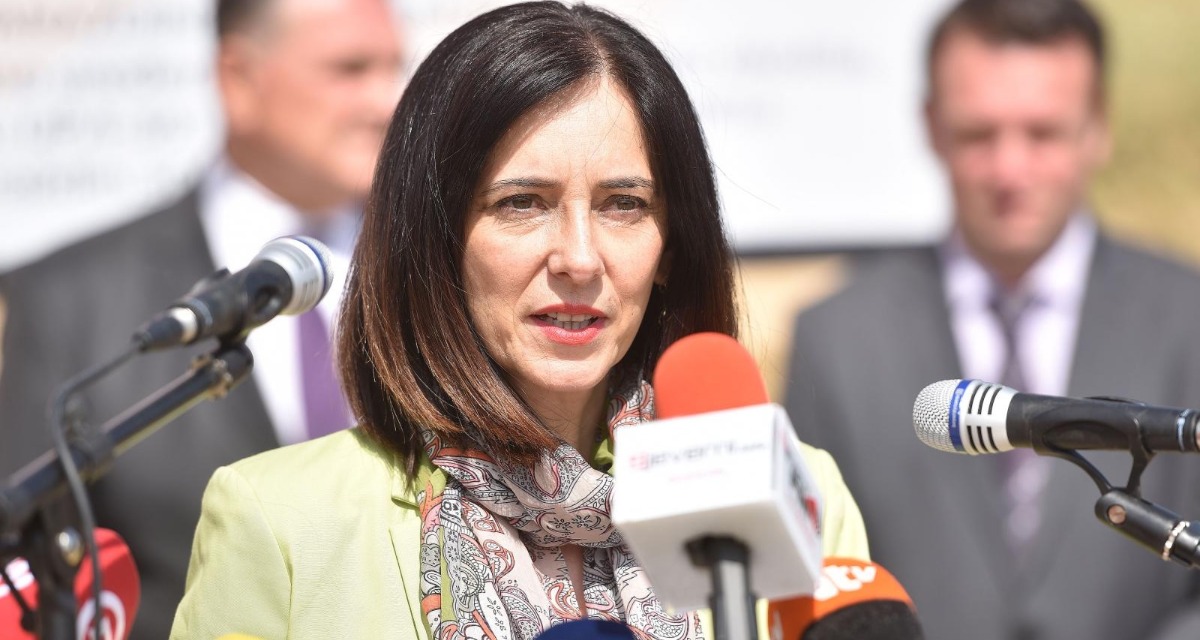 Divjak najavila obraćanje javnosti o povratku učenika nižih razreda u škole