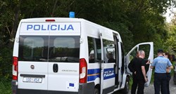 Vozač kombija s migrantima još bježi. Na granici sa Srbijom uhićena 3 pomagača
