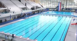 Pogledajte kako je francuski olimpijac komično pao na otvaranju olimpijskog bazena