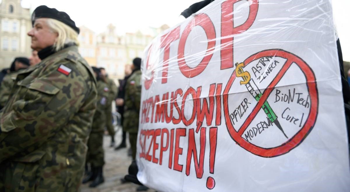 Antivakseri podmeću požare u centre za cijepljenje po Poljskoj