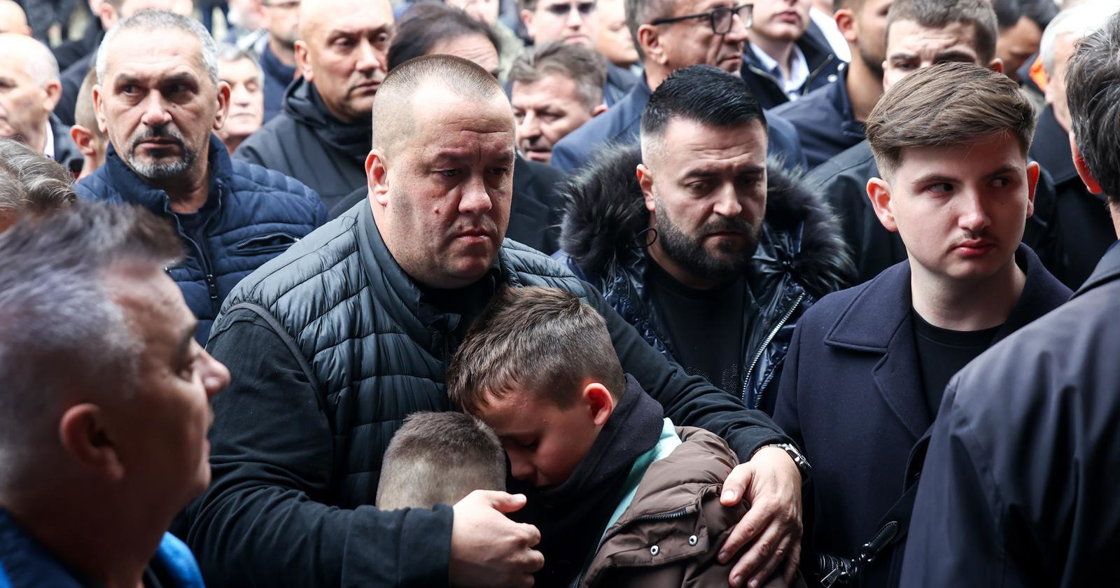 Najemotivnije fotografije s ispraćaja Halida Bešlića