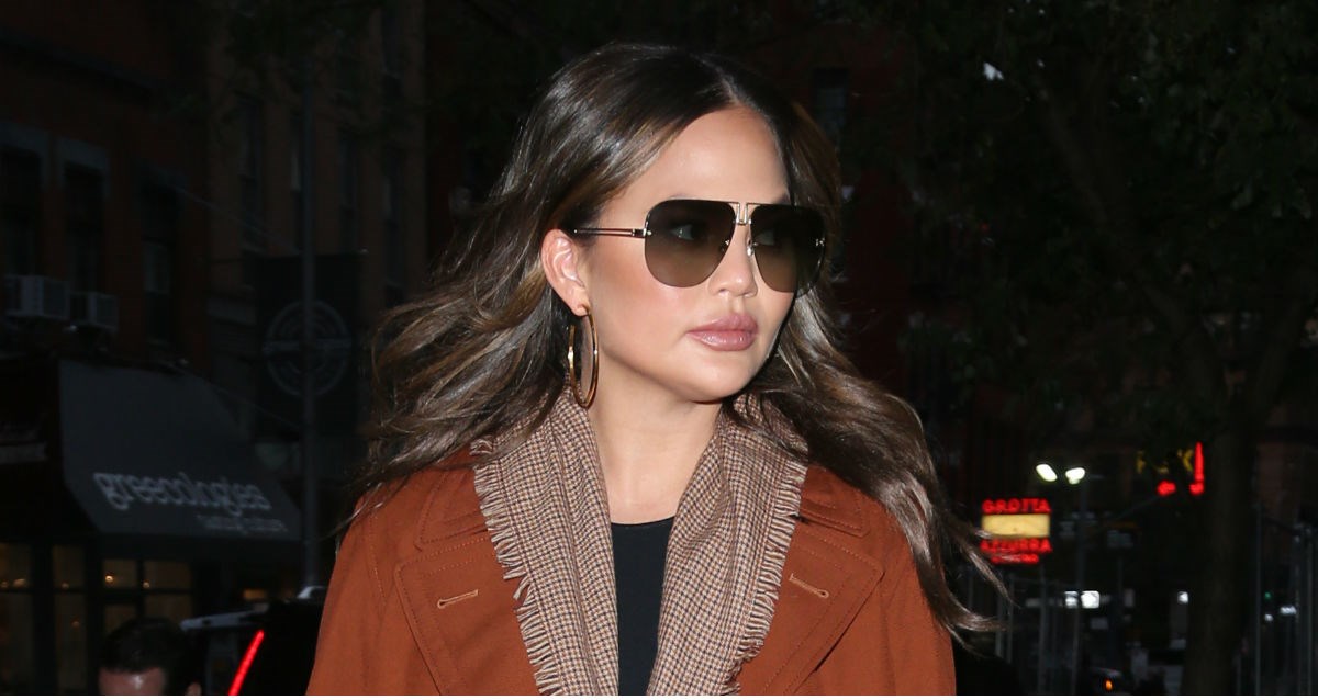 Chic baloner Chrissy Teigen je prava optička iluzija