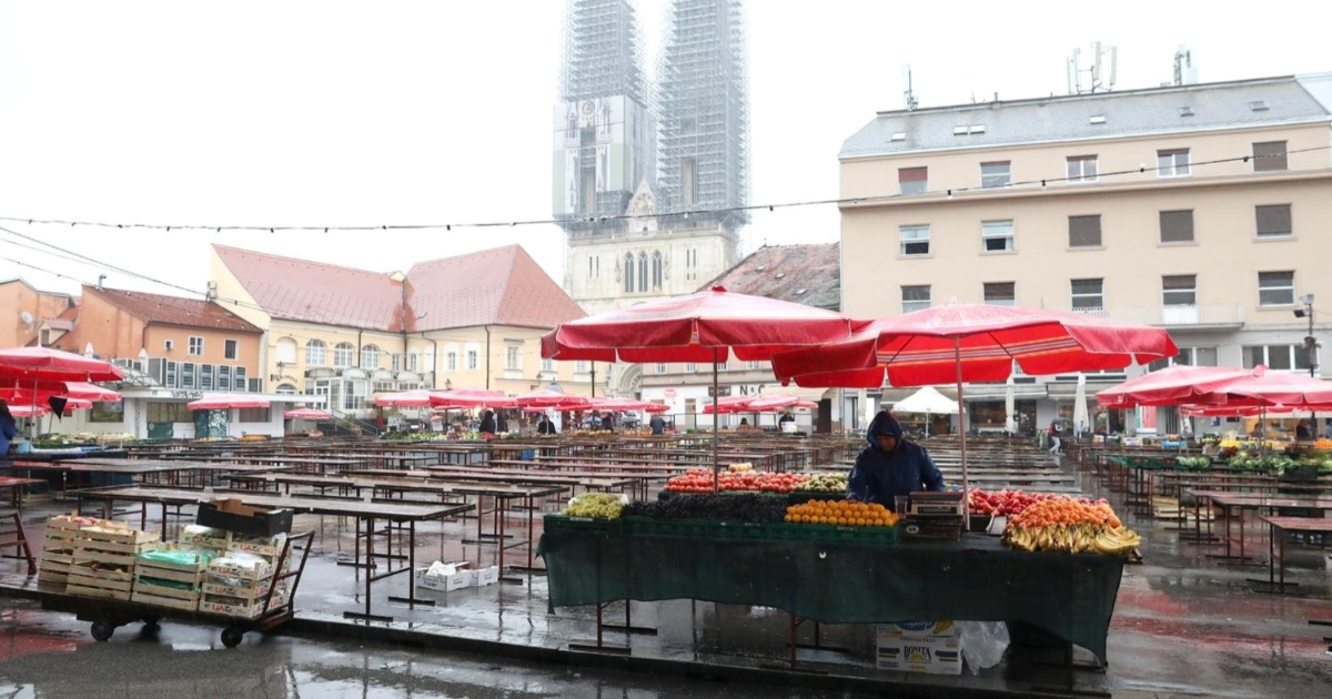 FOTO Kiša u Zagrebu neumorno pada, gotovo je ispraznila Dolac