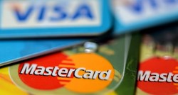 Visa i Mastercard dižu naknade za kartično plaćanje, piše Wall Street Journal