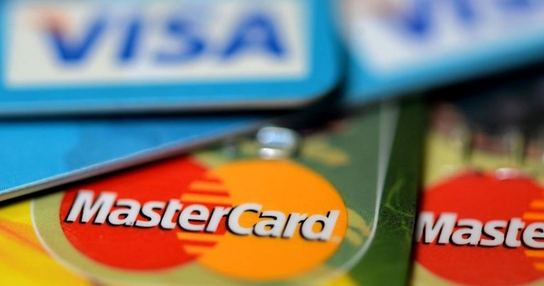 Visa i Mastercard dižu naknade za online kupovinu, piše Wall Street Journal