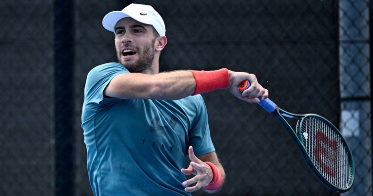 Borna Ćorić ušao u četvrtfinale francuskog turnira