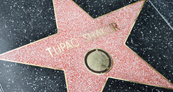 Tupac dobio zvijezdu na holivudskoj Stazi slavnih 26 godina nakon smrti