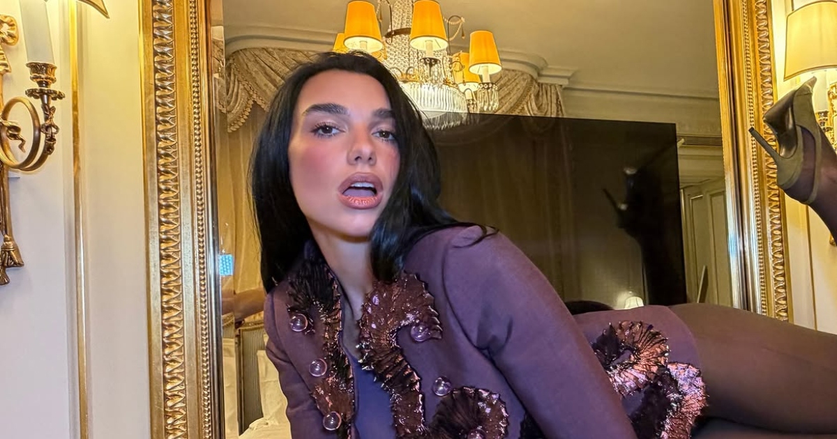 Dua Lipa izludila fanove prozirnim topom bez grudnjaka: "Opsjednut sam"