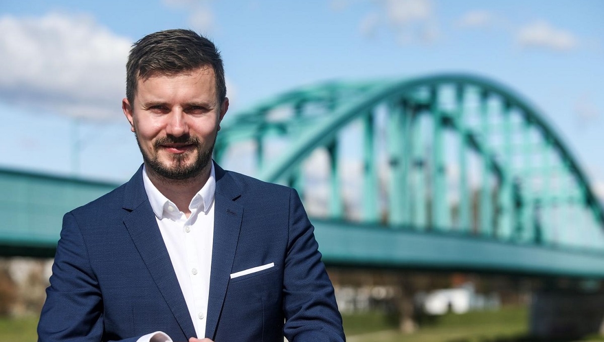 Nađi: Smanjite trošarine, a onda u hitnu reformu javnog sektora. Stegnite remen