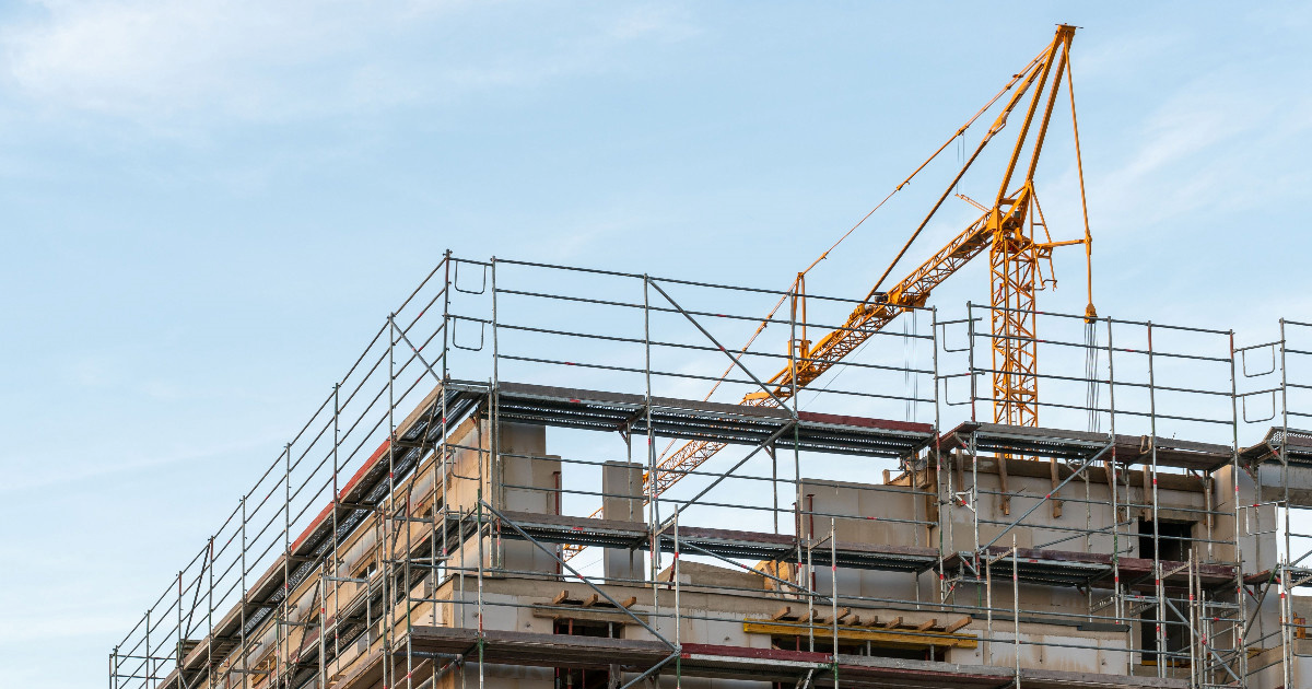 Radnik pao s visine od 4 metra na gradilištu na Murteru. Teško je ozlijeđen