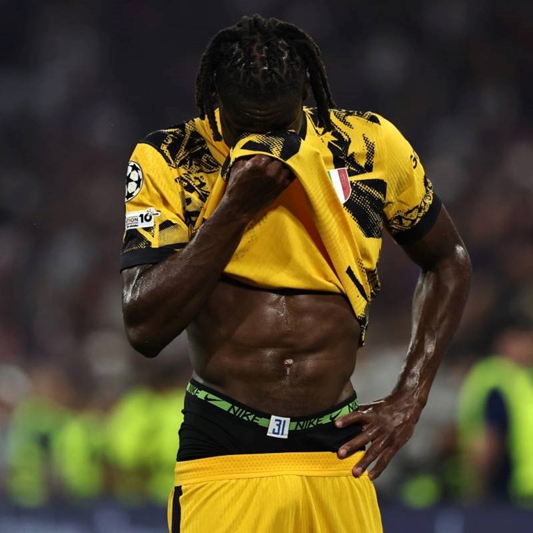 Ušao je u 53. minuti finala Lige prvaka. Ozlijedio se za 6 minuta pa izašao