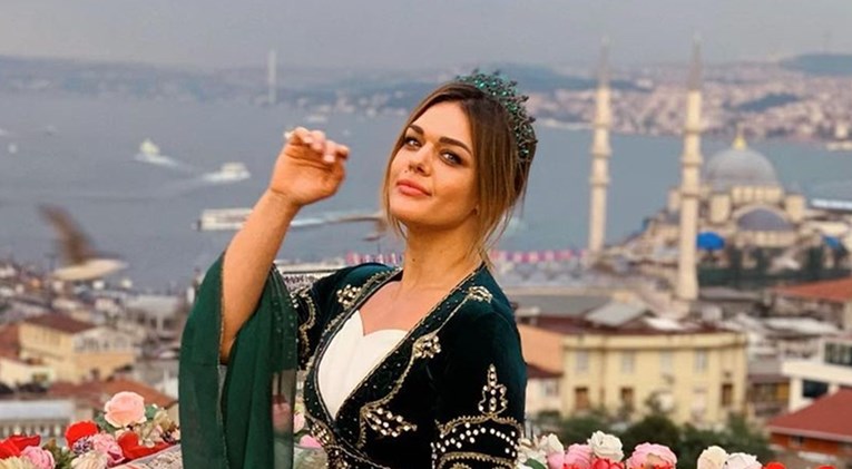 Sandra Perković pozirala kao sultanija, fanovi oduševljeni: Bolja verzija Hurem