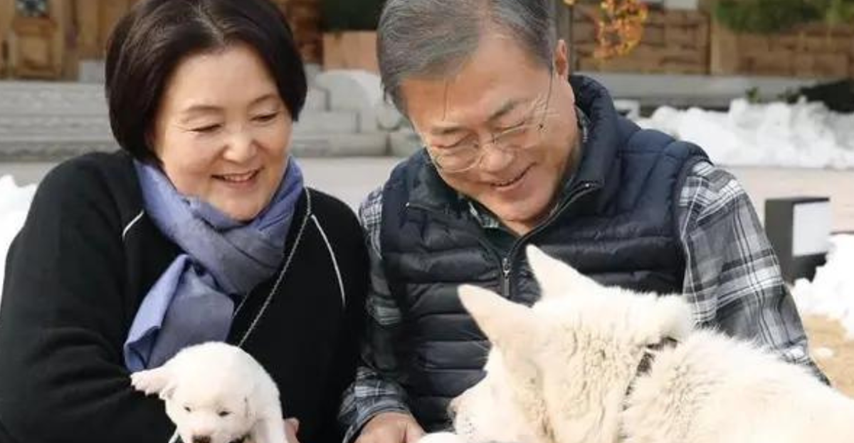 Aktualni i bivši lider J. Koreje svađaju se oko skrbništva nad psima iz S. Koreje