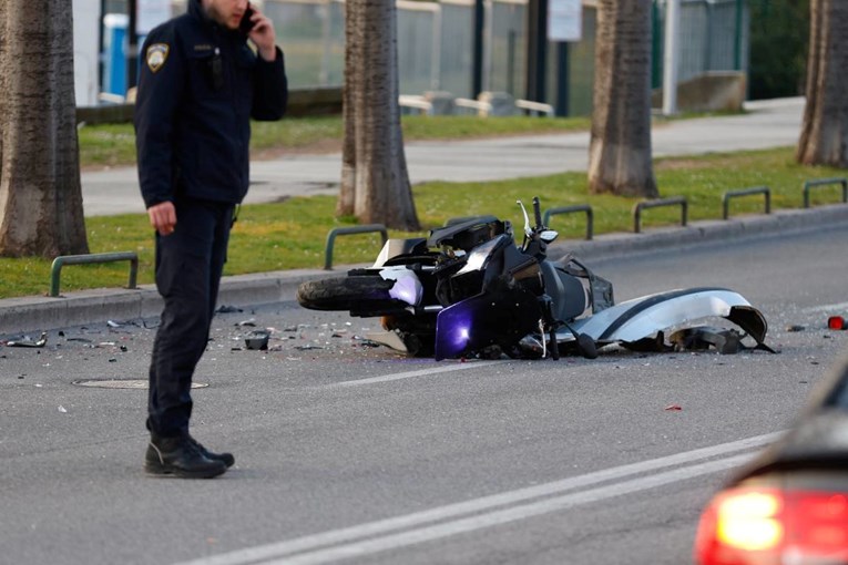Teška prometna kod Poljuda u Splitu, sudarili se auto i motor