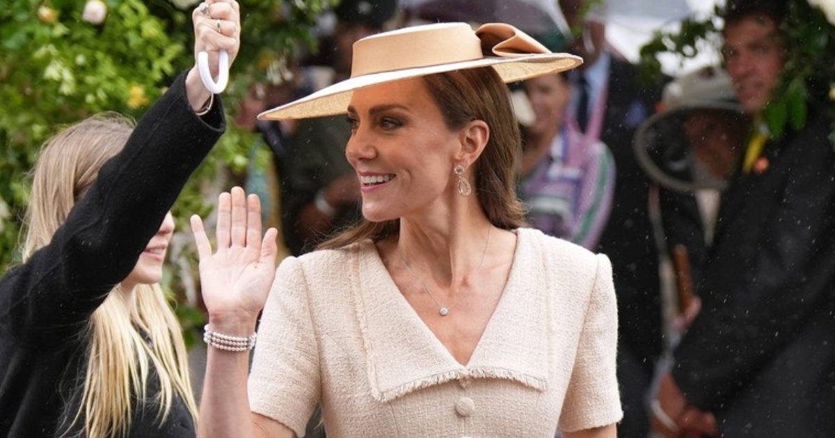 Kate Middleton na kraljevsko vjenčanje došla s torbicom od 33 eura