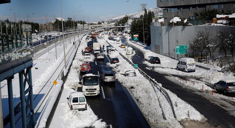 U Grčkoj umalo pala vlada zbog snježnog kaosa