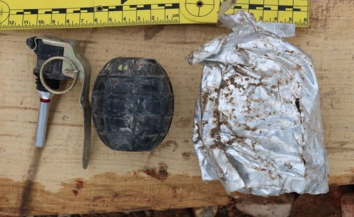 Slavonka čistila kuću pa našla dvije bombe i 340 metaka