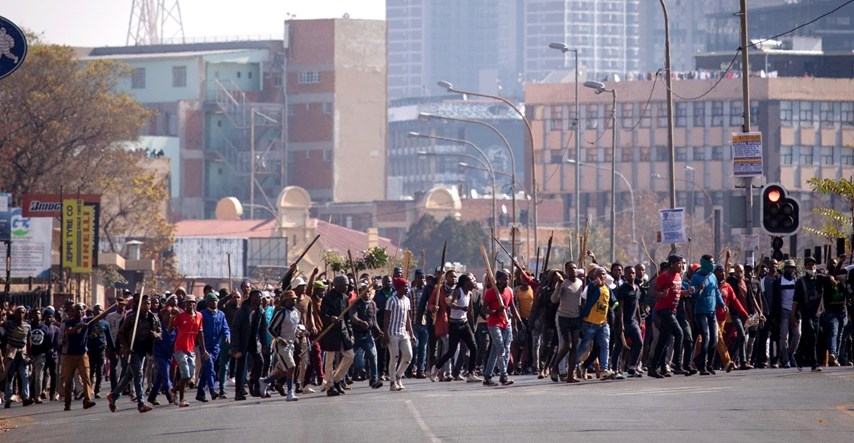 Nasilje zbog zatvora za Jacoba Zumu proširilo se i na Johannesburg