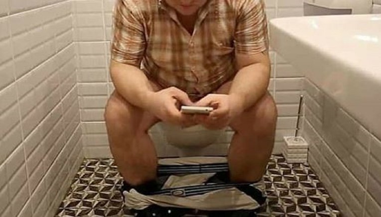 Žena gasi Wi-Fi mužu kad on ode na WC s mobitelom