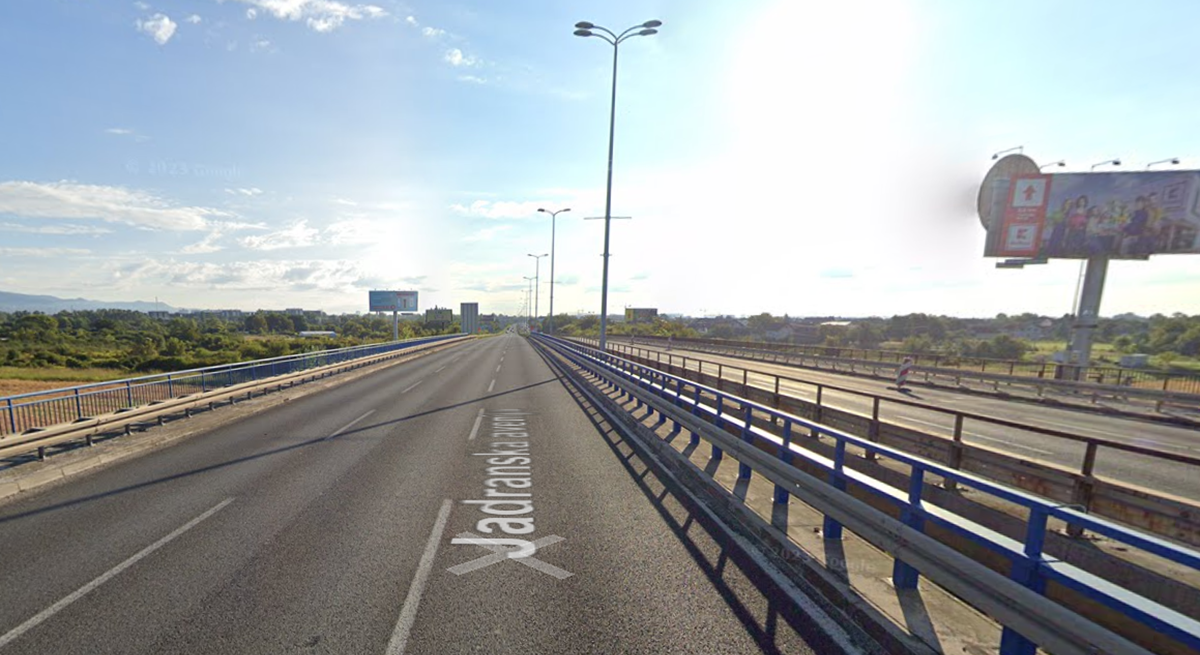 Detalji prometne u Zagrebu: Vozačica se zabila u zaustavljeni Land Rover i poginula