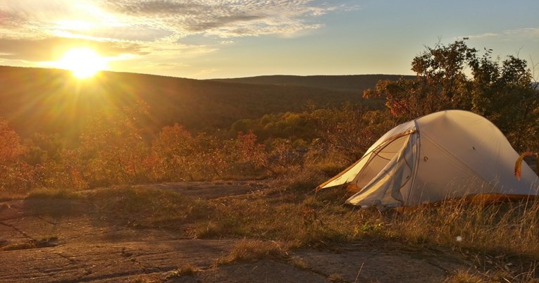 Ovo je 7 razloga zbog kojih biste ove jeseni trebali isprobati kampiranje