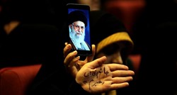 Vrhovni vođa Irana predvodi molitvu prvi put nakon osam godina