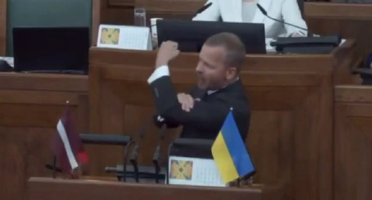 Latvijski zastupnik vikao "ima nas više, naš jezik je ruski" i pokazao "bosanski grb"