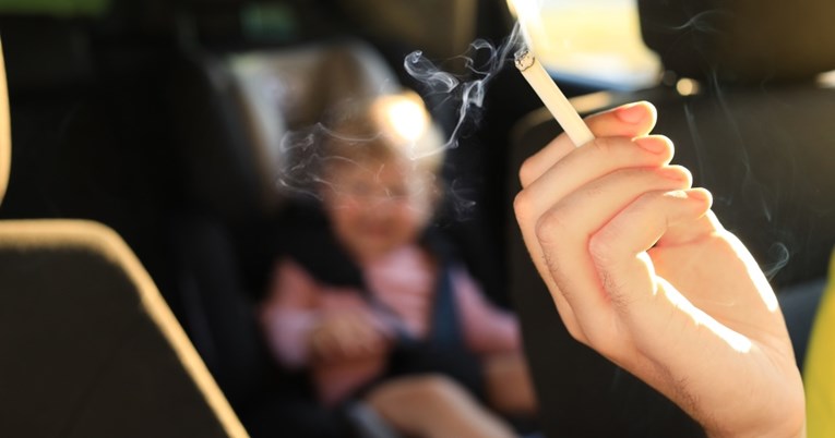 Američki pedijatri: Kako bismo zaštitili djecu od duhana, trebamo prestati pušiti