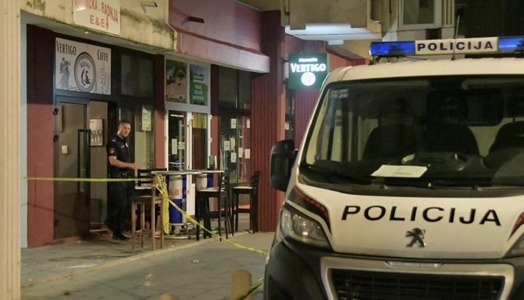Masovna tučnjava u Sarajevu. Ispred kafića navodno izbodene dvije osobe