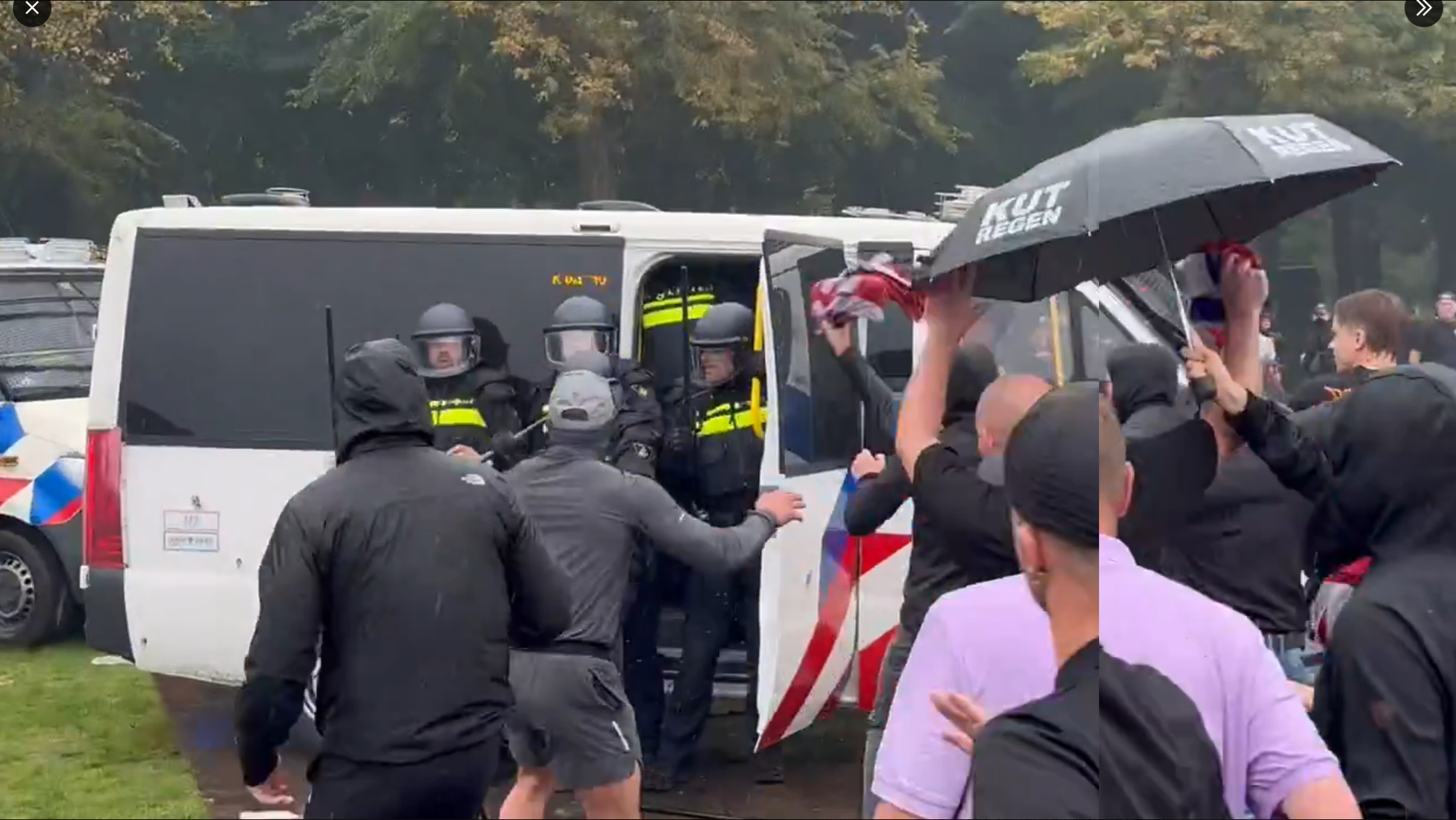 Policija vodenim topom razbila nasilni prosvjed protiv migranata u Nizozemskoj