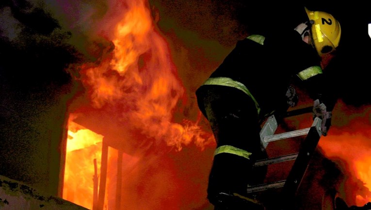 Izbio požar u hostelu u Kazahstanu, u njemu bila 72 gosta. Umrlo 13 ljudi