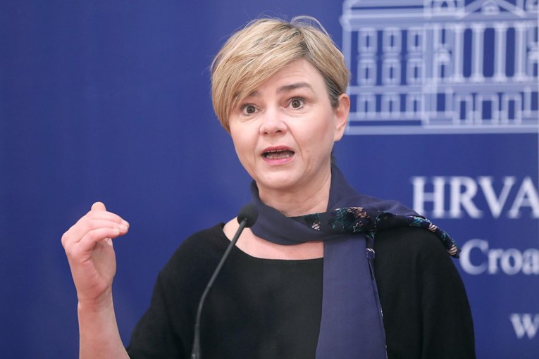 Sandra Benčić: Vlada možda još nije pala, ali je propala