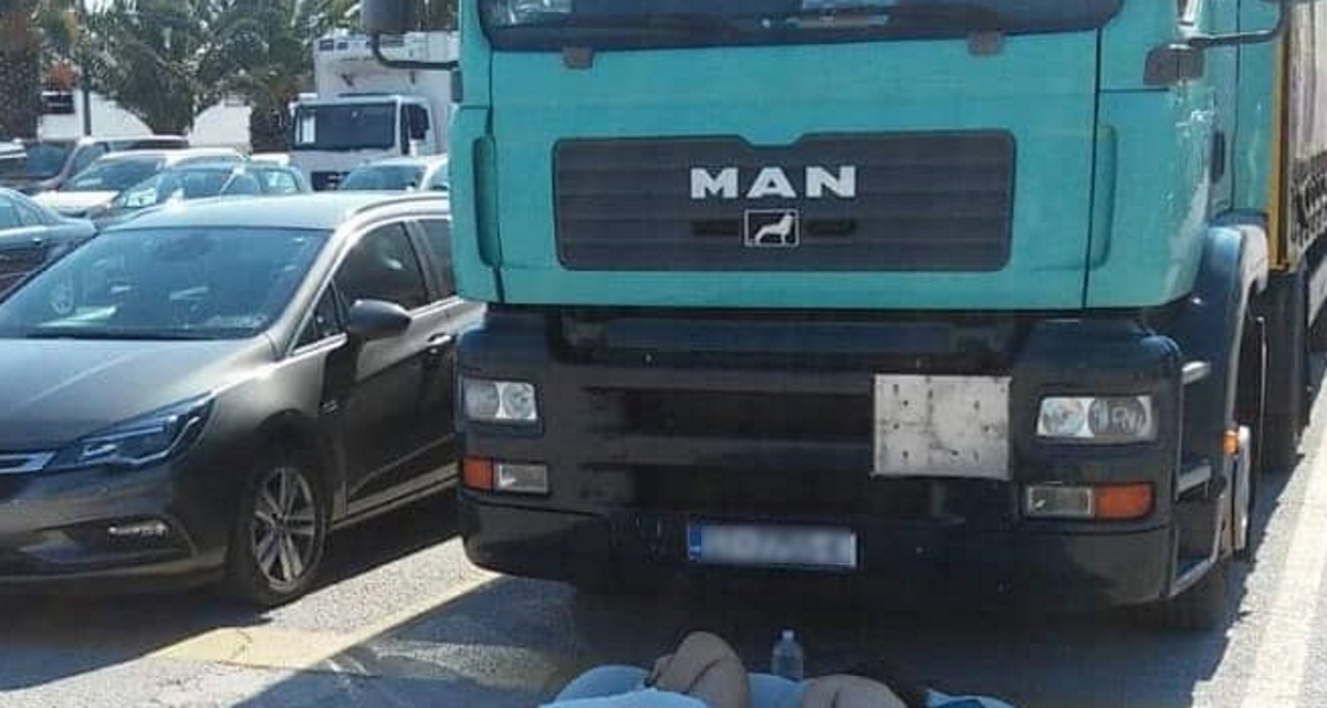 Besplatno ljetovanje: Turisti na Hvaru spavaju i po parkingu