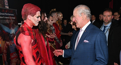 Kralj Charles sreo njemačke predstavnike na Eurosongu. Dočekali ga u lateksu