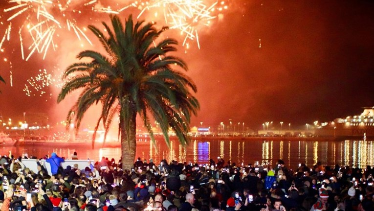 Najveći dalmatinski gradovi otkazuju novogodišnje svečanosti, novac ide za Petrinju