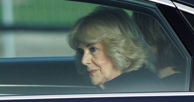 Iz Buckinghamske palače otkrili od čega boluje kraljica Camilla