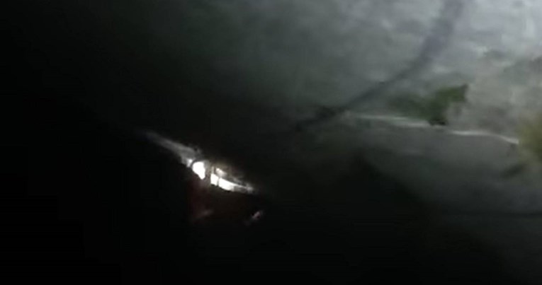 VIDEO Objavljena dramatična snimka spašavanja penjača s Velebita po orkanskoj buri