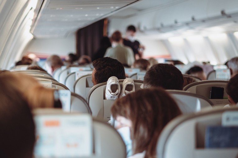 "Naplaćuju roditeljima koji žele sjediti s djecom na letovima": Ryanair pod istragom