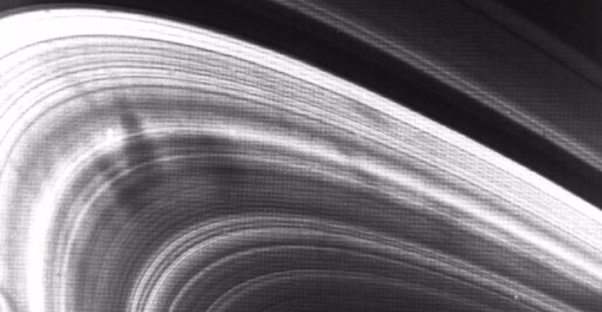 FOTO Na Saturnovim prstenovima su se pojavile misteriozne mrlje