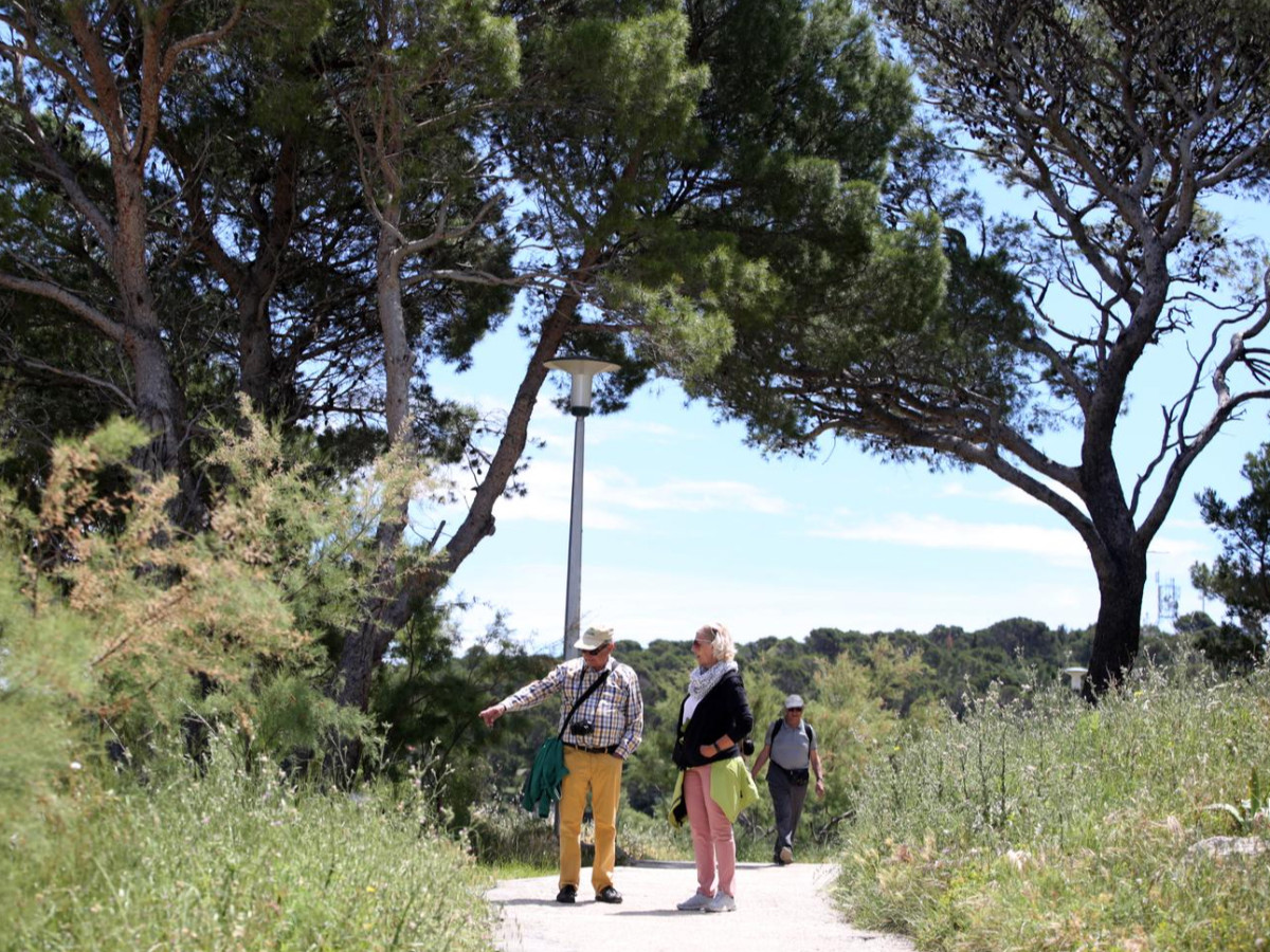 U Makarskoj građani prosvjedovali zbog za zaštitu poluotoka